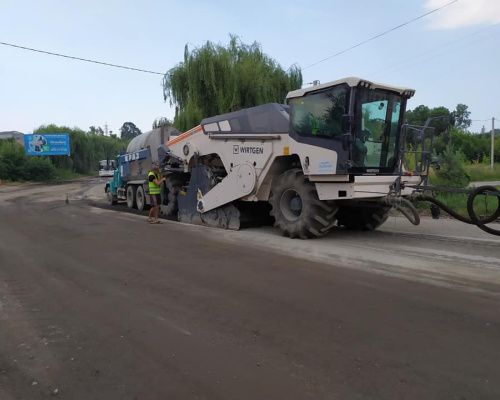 Триває ремонт дороги від Городенки до Франківська